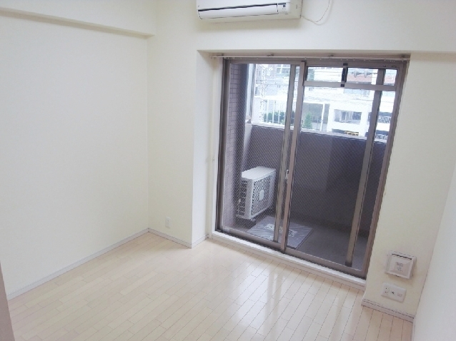 Living and room. Also without problem day!