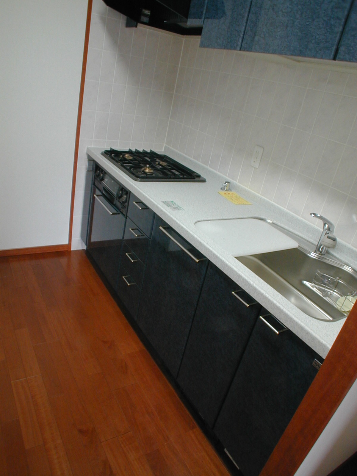 Kitchen. Independent 3-neck system gas stove! !