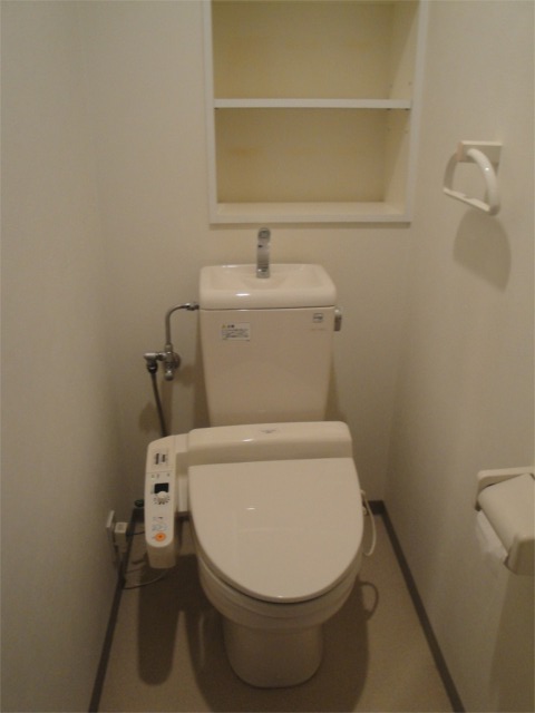 Toilet. Washlet equipped! ! 