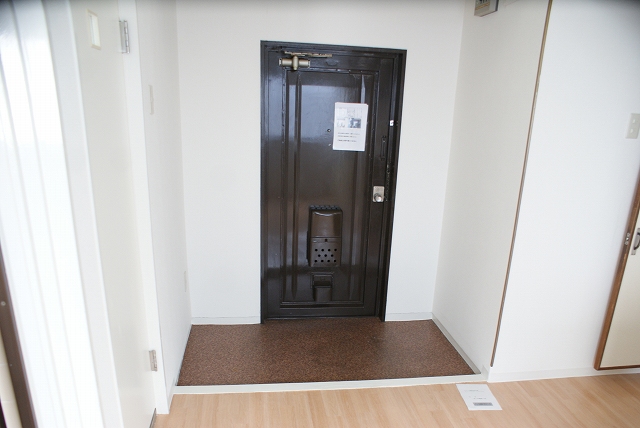 Entrance. Entrance is also large in size !!!