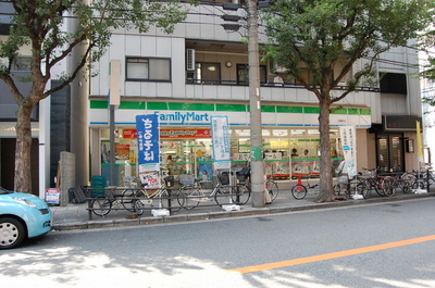 Convenience store. Family Mart (convenience store) to 400m
