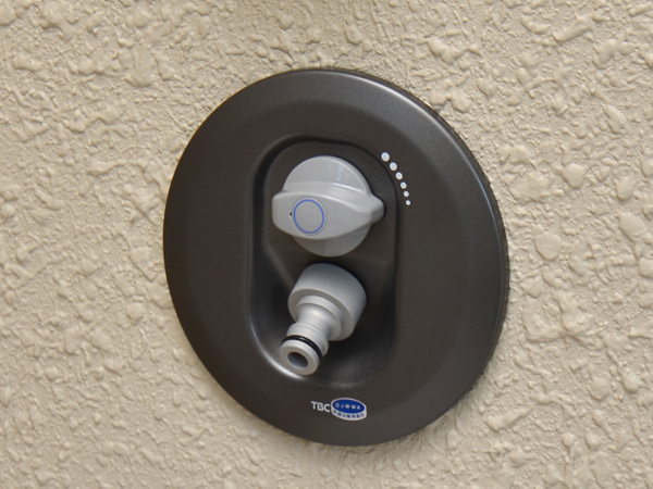 balcony ・ terrace ・ Private garden.  [Balcony faucet] Hose does not remove easily, Adopted in securely faucet. It is convenient to watering gardening (same specifications)