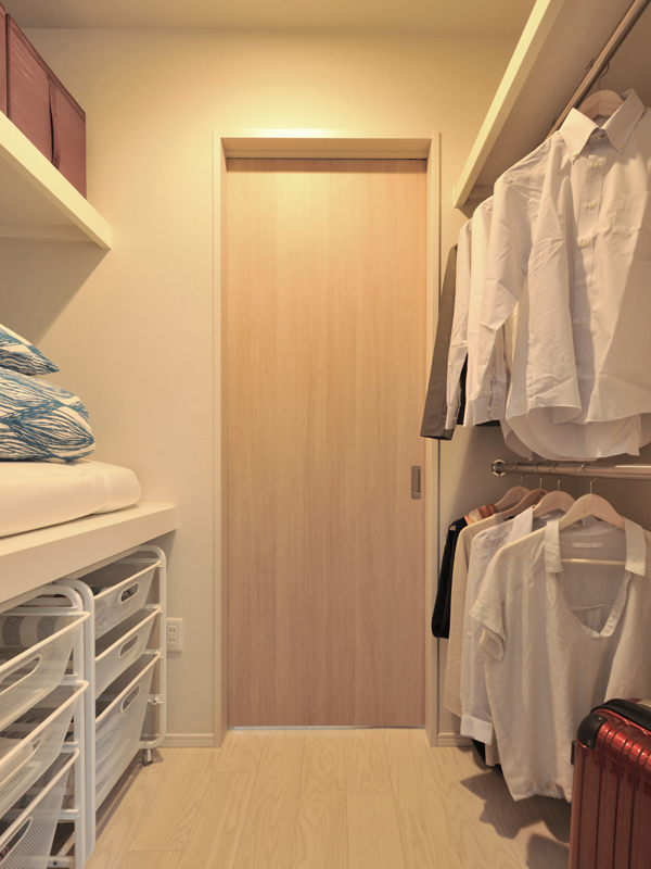 Receipt.  [Walk-through closet] (Same specifications)