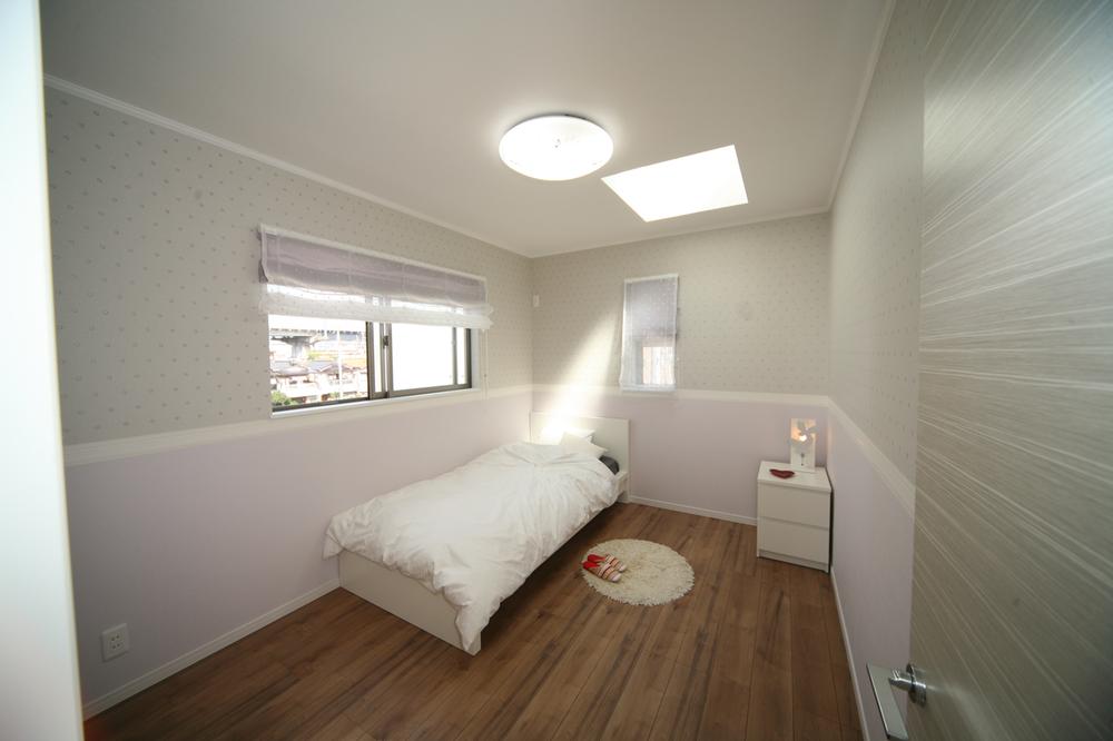 Other.  ■ We are greeted in the morning at the Western-style every day fresh feeling, Room where sunlight poured from three directions. Favorite furniture and sheets shine, It is a simple design.