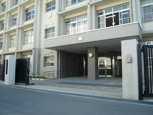 Junior high school. 878m to Osaka Municipal Baiko junior high school