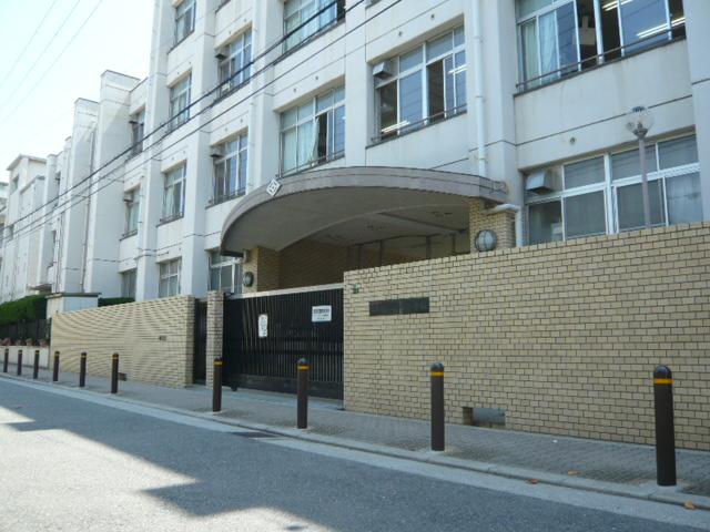 Primary school. 879m up to elementary school Osaka Municipal Island shop