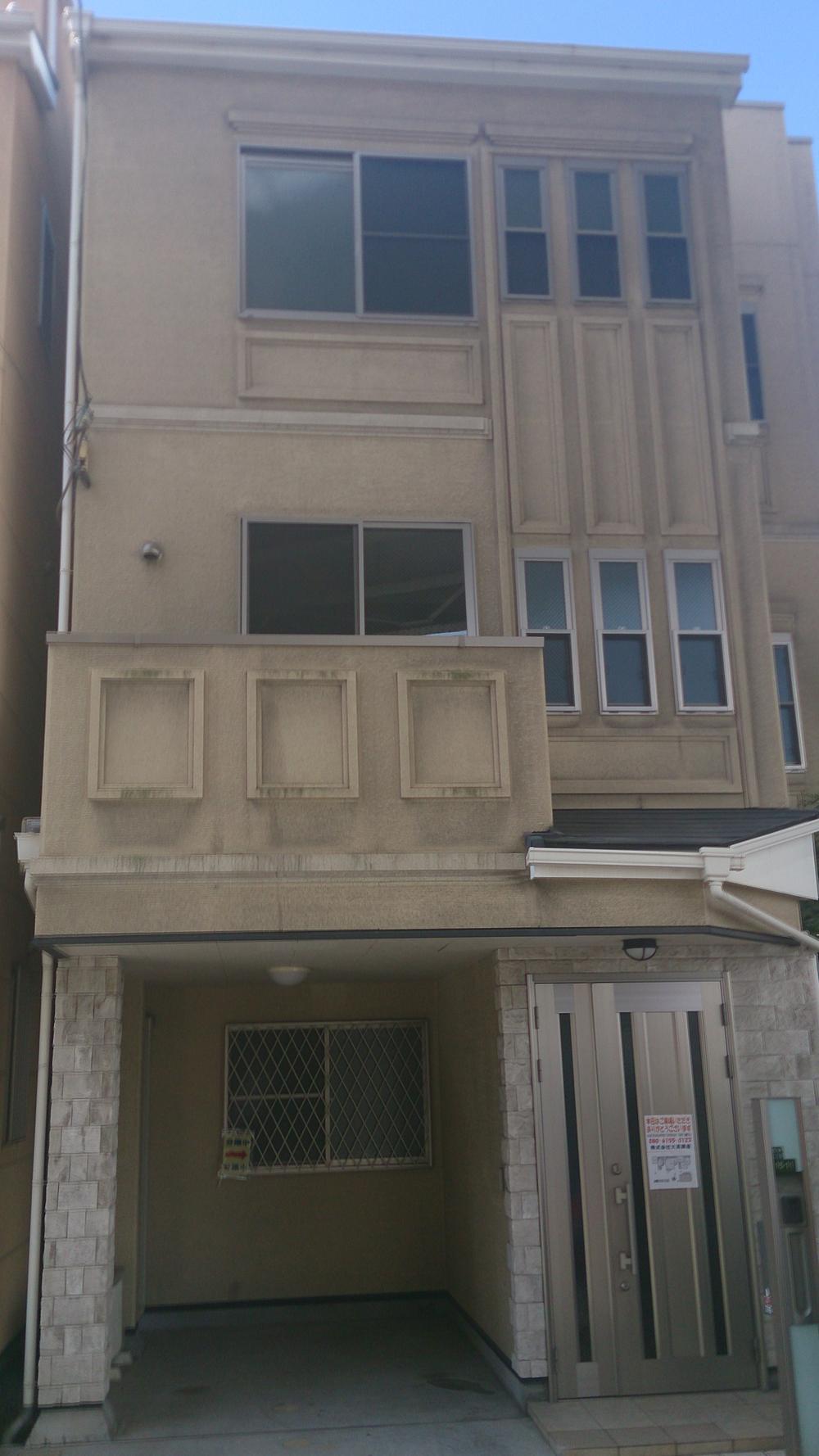 Local appearance photo