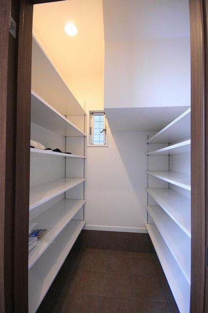 Entrance. Model house shoes cloak