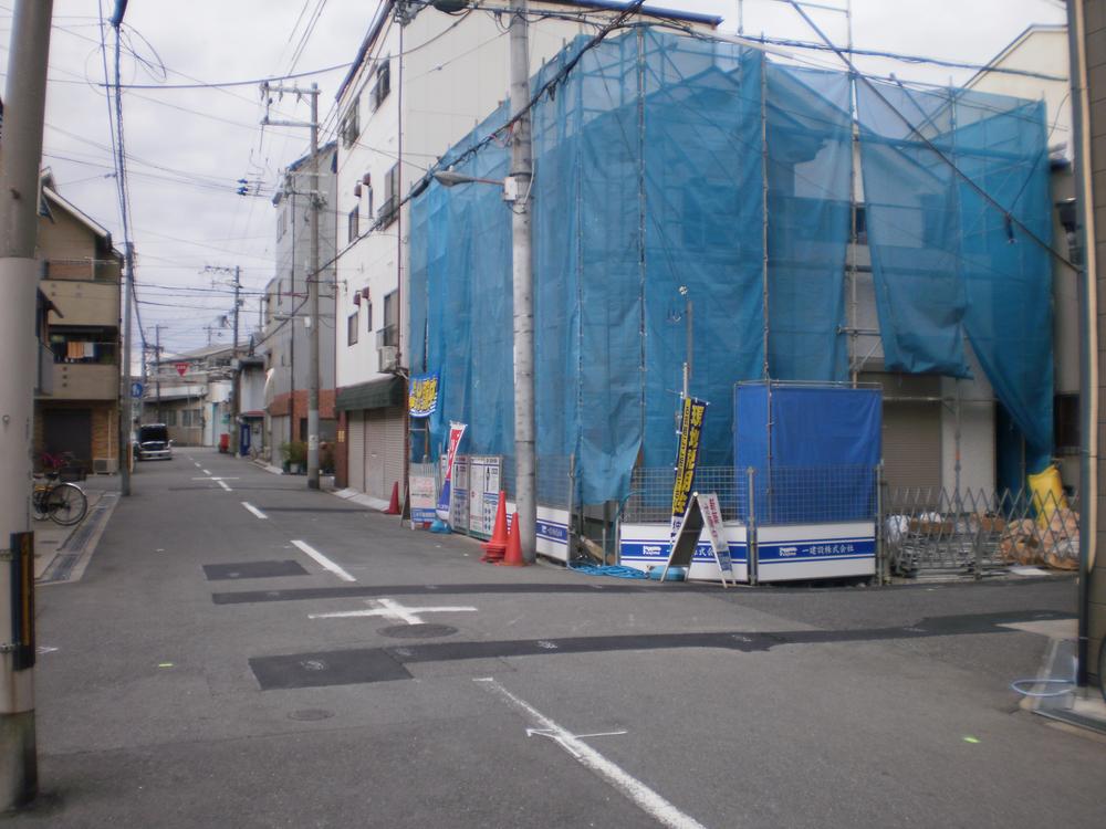 Local photos, including front road. Local (12 May 2013) Shooting