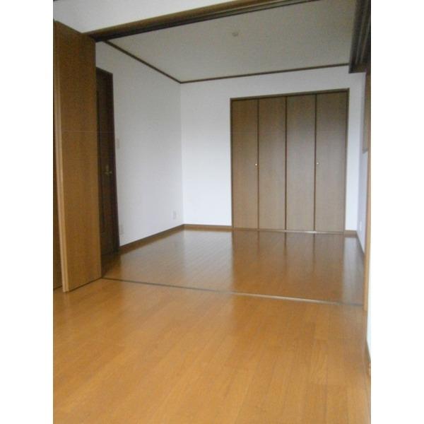 Non-living room. 3 Kaiyoshitsu