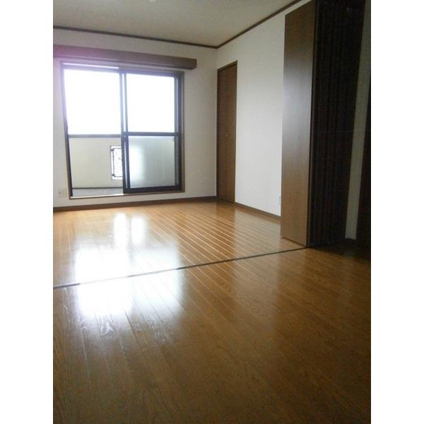 Non-living room. The third floor Western-style room also per diem good