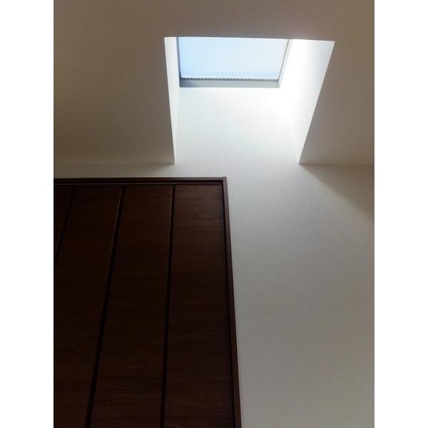 Other introspection. 3 floor Western-style rooms have skylights to enhance lighting