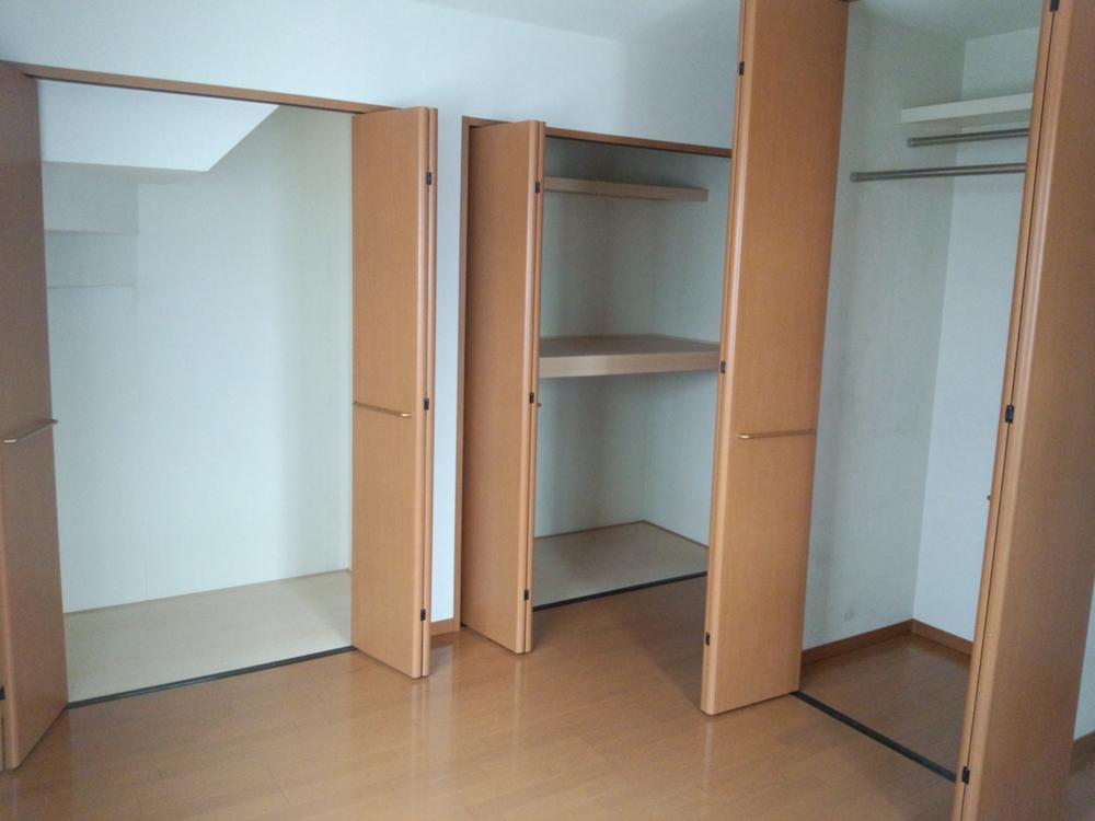 Non-living room. Indoor (12 May 2013) Shooting