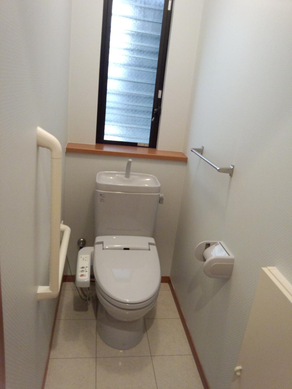 Toilet. Indoor (12 May 2013) Shooting