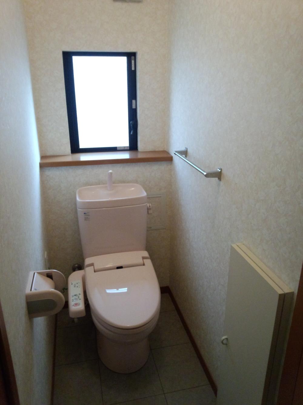 Toilet. Indoor (12 May 2013) Shooting