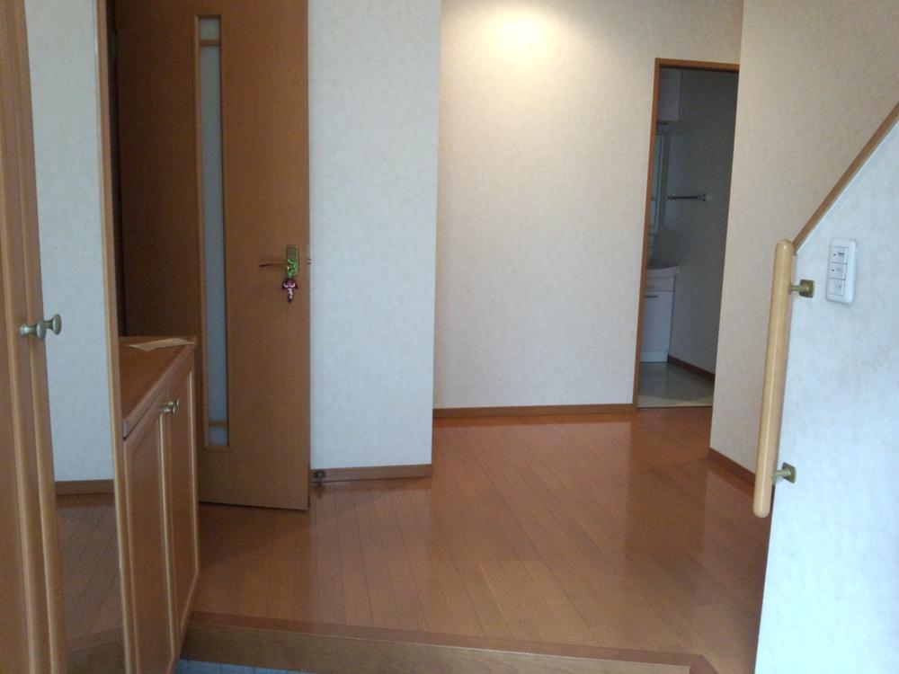 Entrance. Local (12 May 2013) Shooting