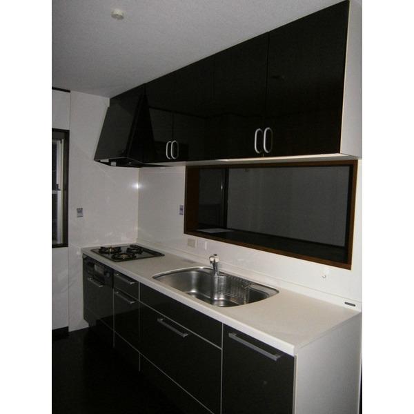 Kitchen. Easy-to-use system Kitchen