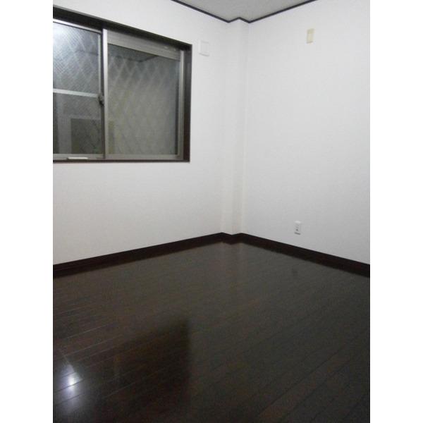 Non-living room. 1 Kaiyoshitsu