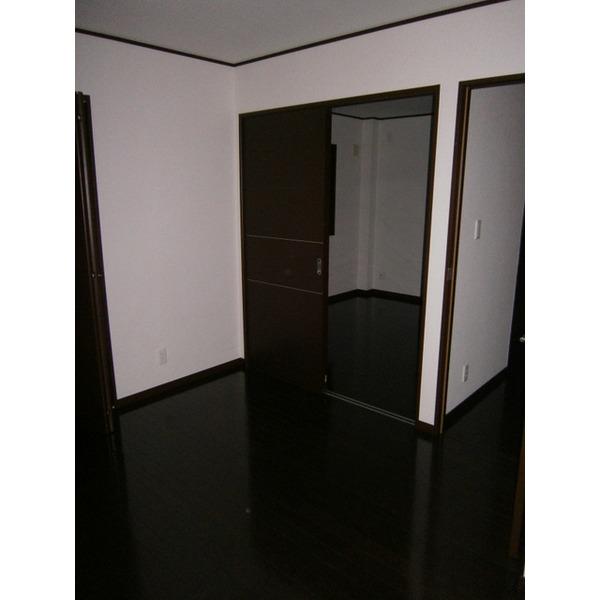 Non-living room. 3 Kaiyoshitsu