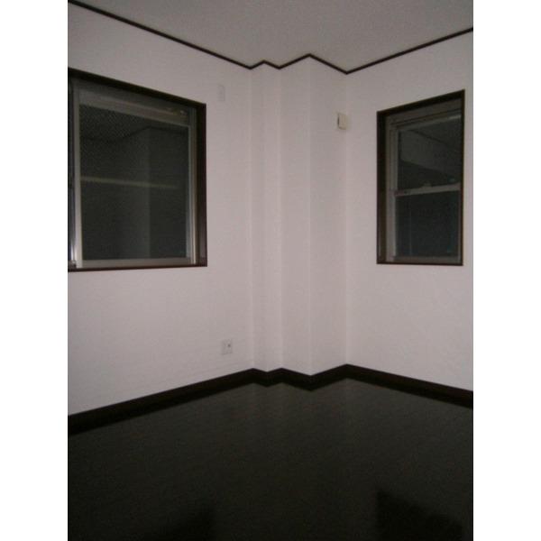 Non-living room. 3 Kaiyoshitsu