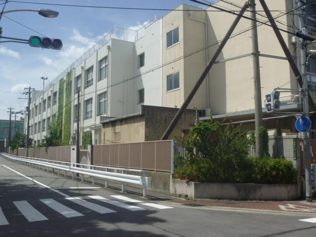Primary school. Baiko elementary school a 4-minute walk
