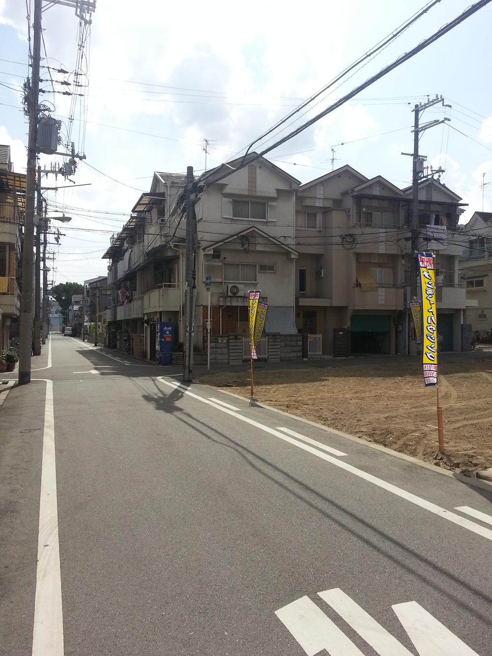 Local photos, including front road. Local (08 May 2013) Shooting