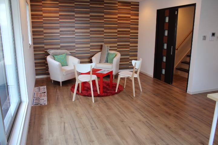 Model house photo. LDK ☆ Spacious LDK20 Pledge ☆ ☆ Cross also Wood according to the floor material ☆