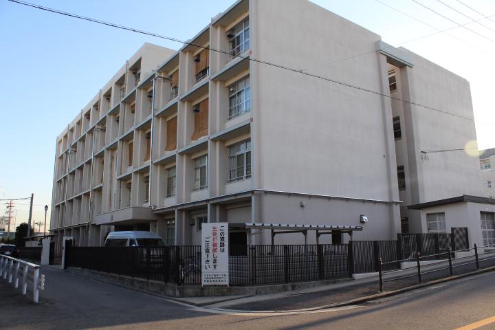 Junior high school. 561m to Osaka Municipal Baiko junior high school