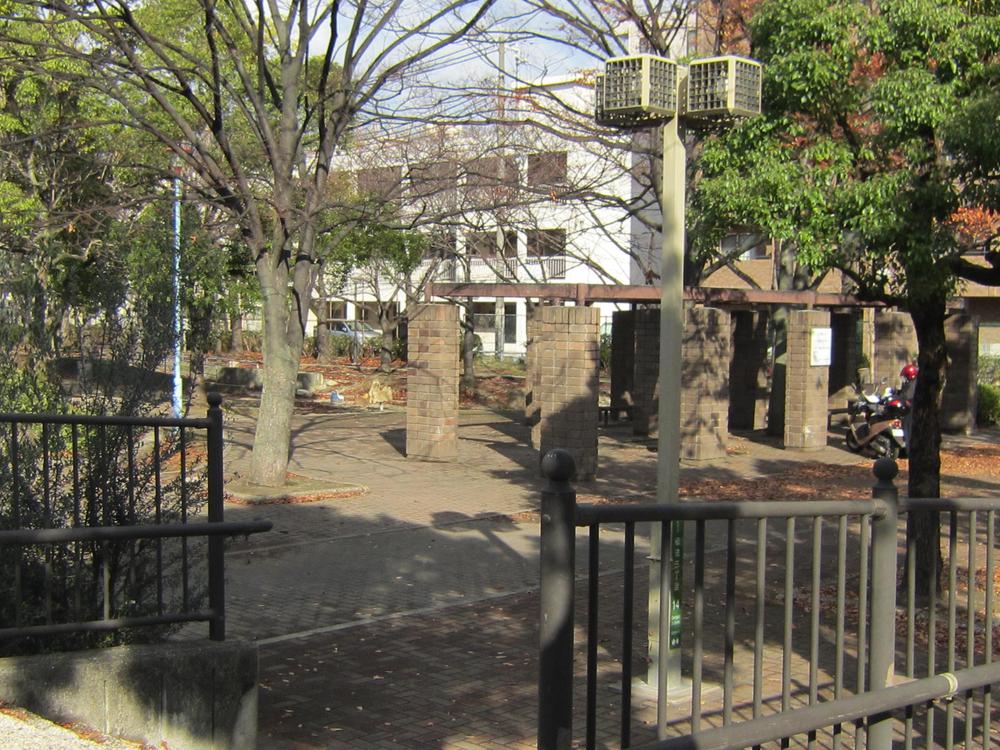 park. To teaching Buddhism park 701m