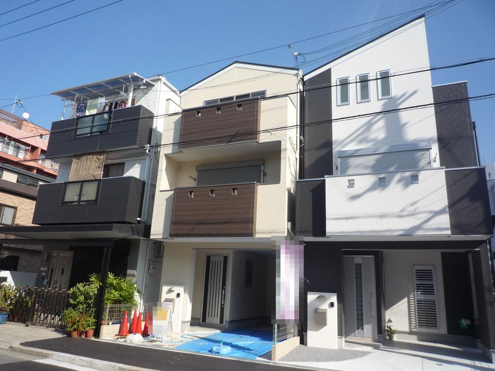 Local appearance photo. Local (10 May 2013) Shooting