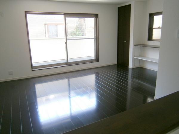 Living.  [Konohana-ku, buying and selling] LDK18 Pledge spacious ☆