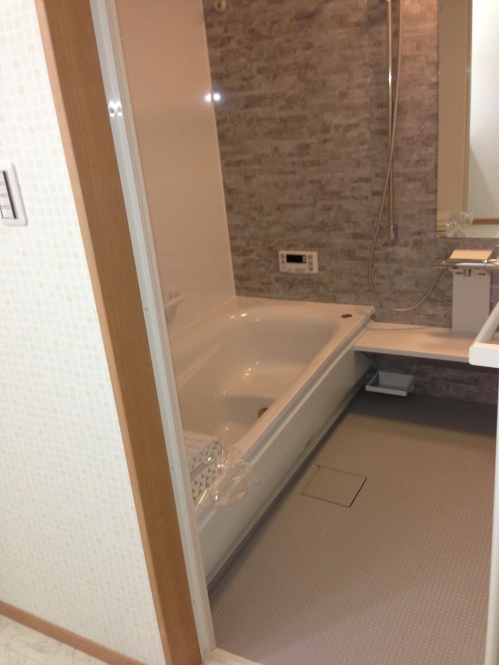 Bathroom. With eco Jaws!