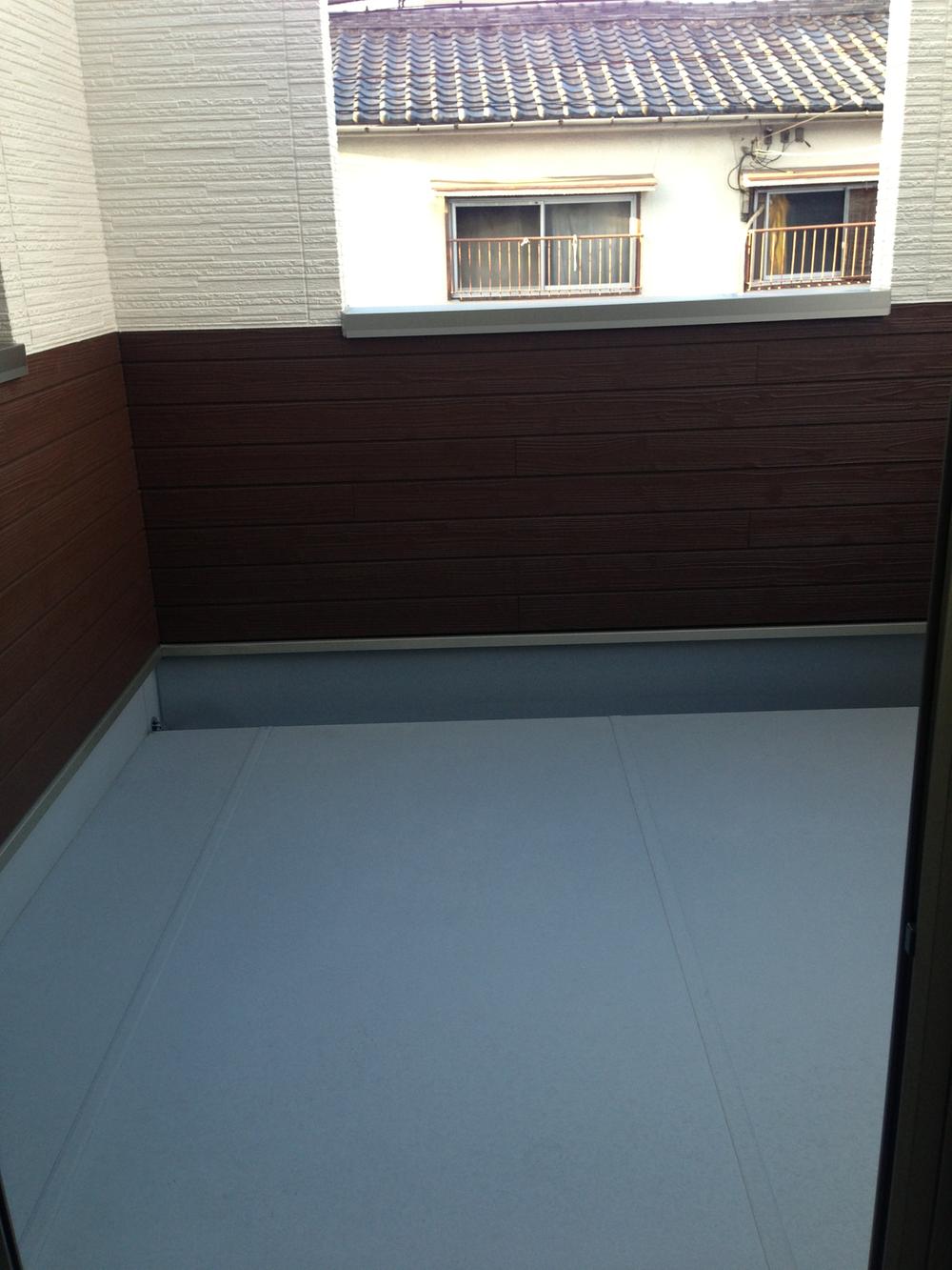 Balcony. Wide balcony! Laundry, Many Jose will!