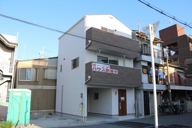 Local appearance photo. Local (03 May 2013) Shooting ☆ Also have skylight of the room ☆ ☆ LDK window spacious wide size ☆