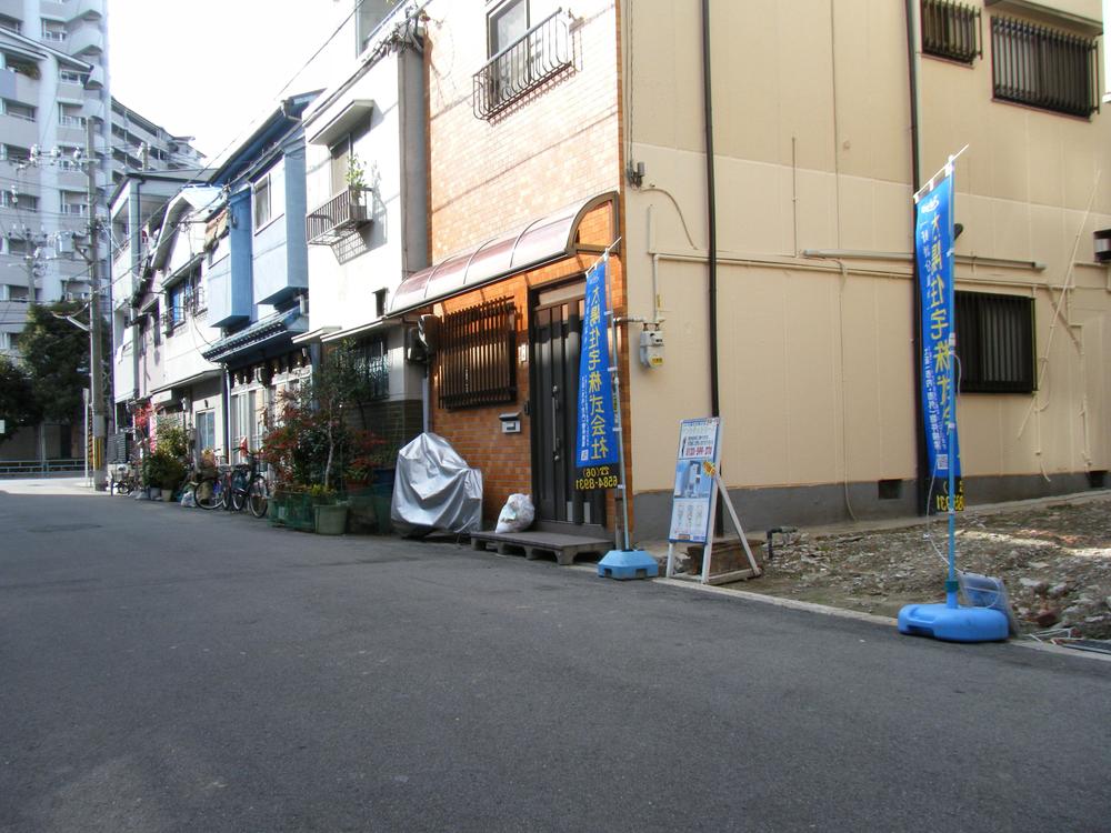 Local photos, including front road. Local photo January 2013 shooting