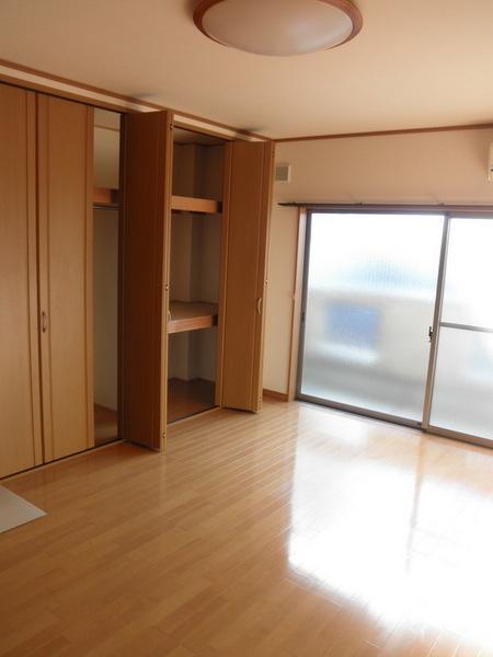 Non-living room.  [Minato-ku, real estate buying and selling] Bright Western-style