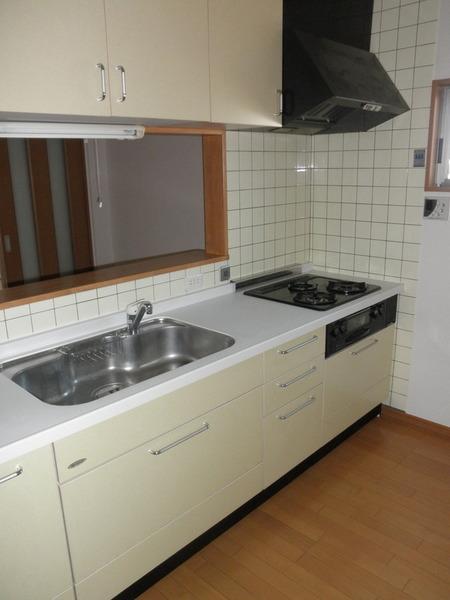 Kitchen.  [Minato-ku, real estate buying and selling] Useful system Kitchen