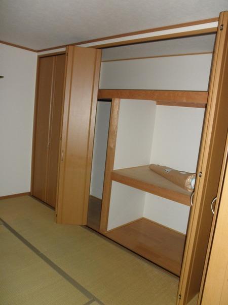 Receipt.  [Minato-ku, real estate buying and selling] Plenty of storage