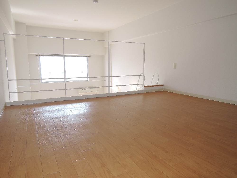 Other room space. loft