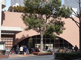 library. 200m from the harbor library