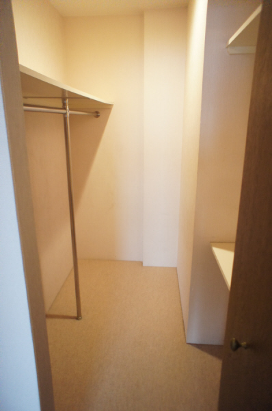 Receipt. Walk-in closet