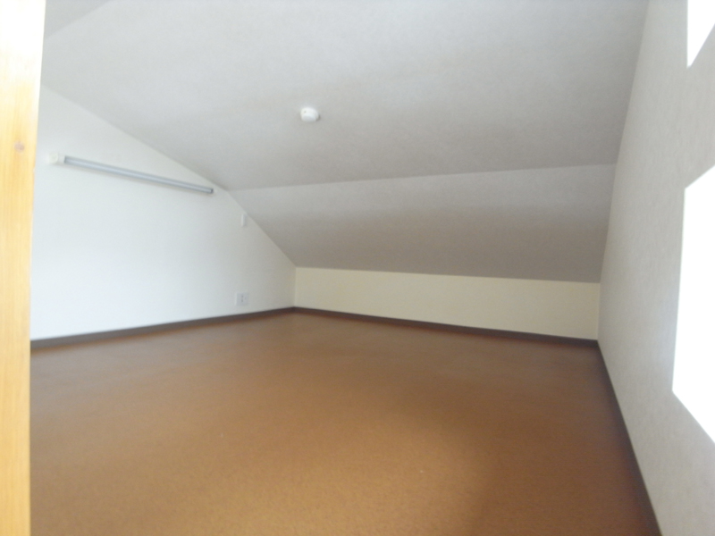 Other room space. loft