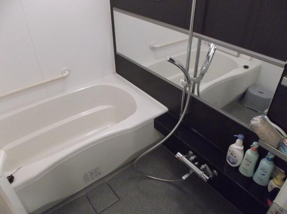 Bathroom. Indoor (12 May 2013) Shooting