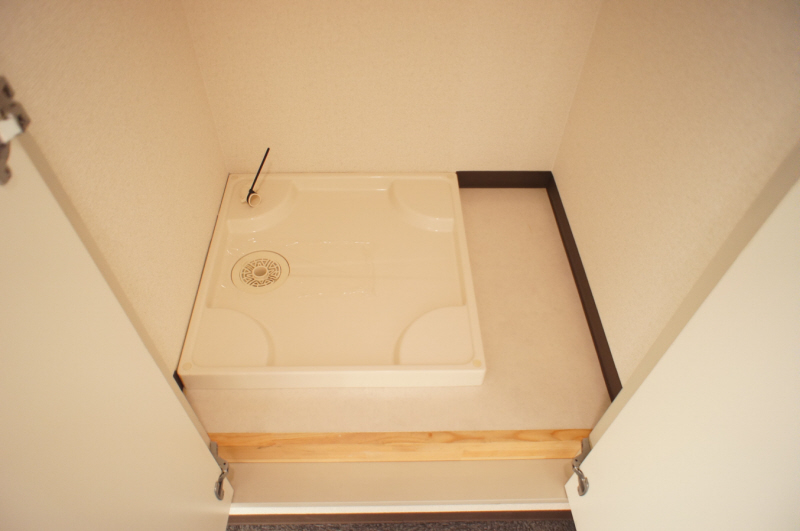 Other Equipment. Indoor laundry bread