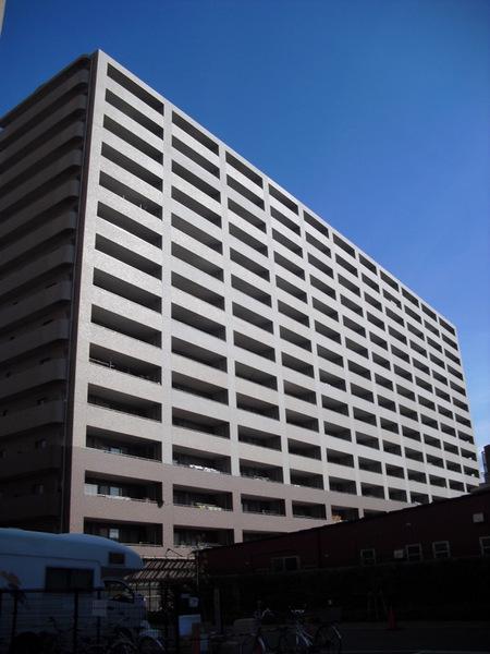 Local appearance photo.  [Minato-ku, real estate buying and selling] Southwest-facing sun per good