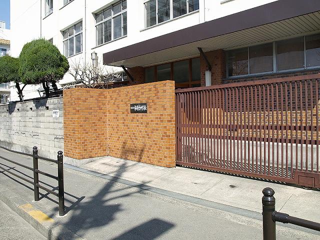 Junior high school. Ichioka 480m to East Junior High School