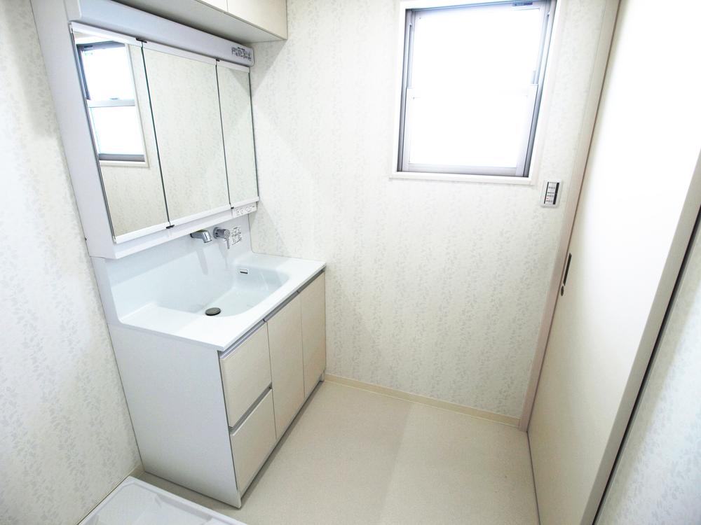 Model house photo. Model house (basin)