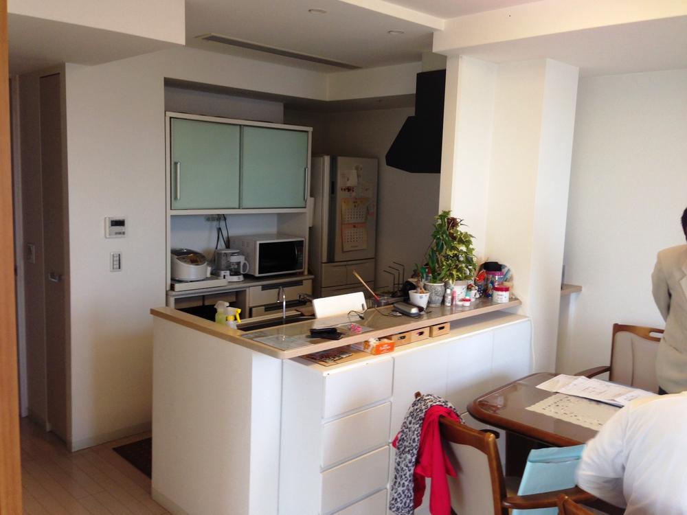 Kitchen. Counter kitchen with no feeling of pressure