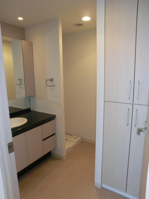 Wash basin, toilet