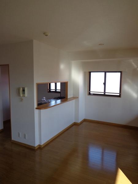Living.  [Minato-ku, real estate buying and selling] The view from the living room ~